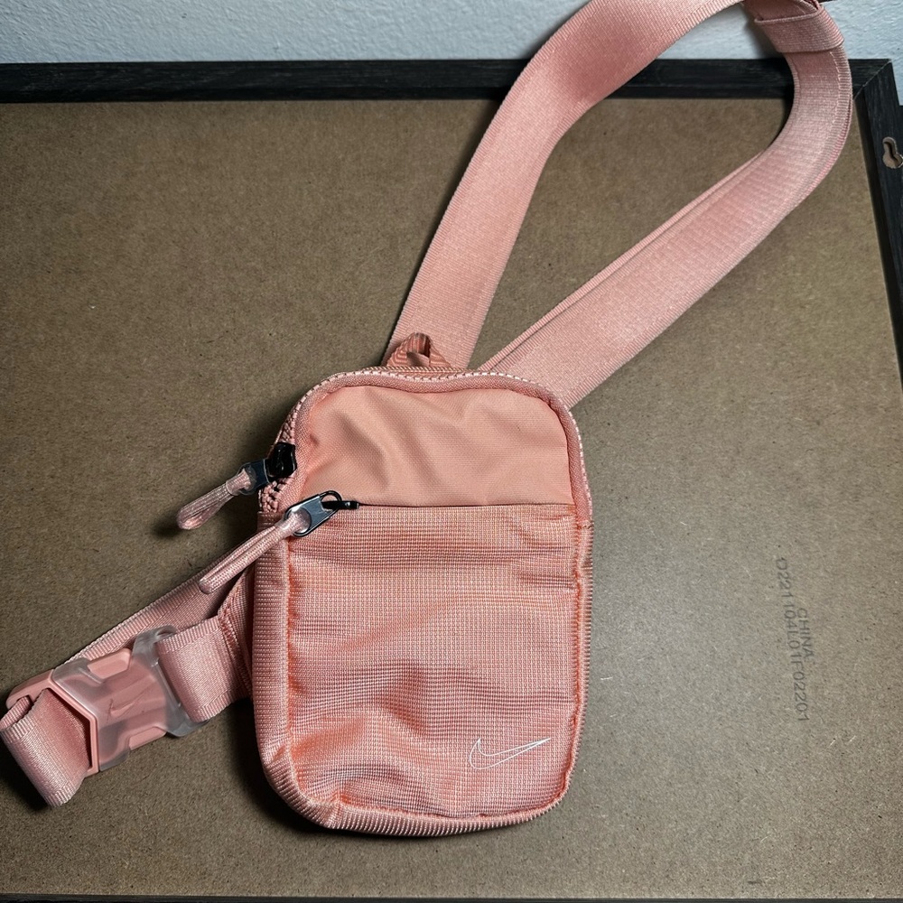 Pink Nike cross bag